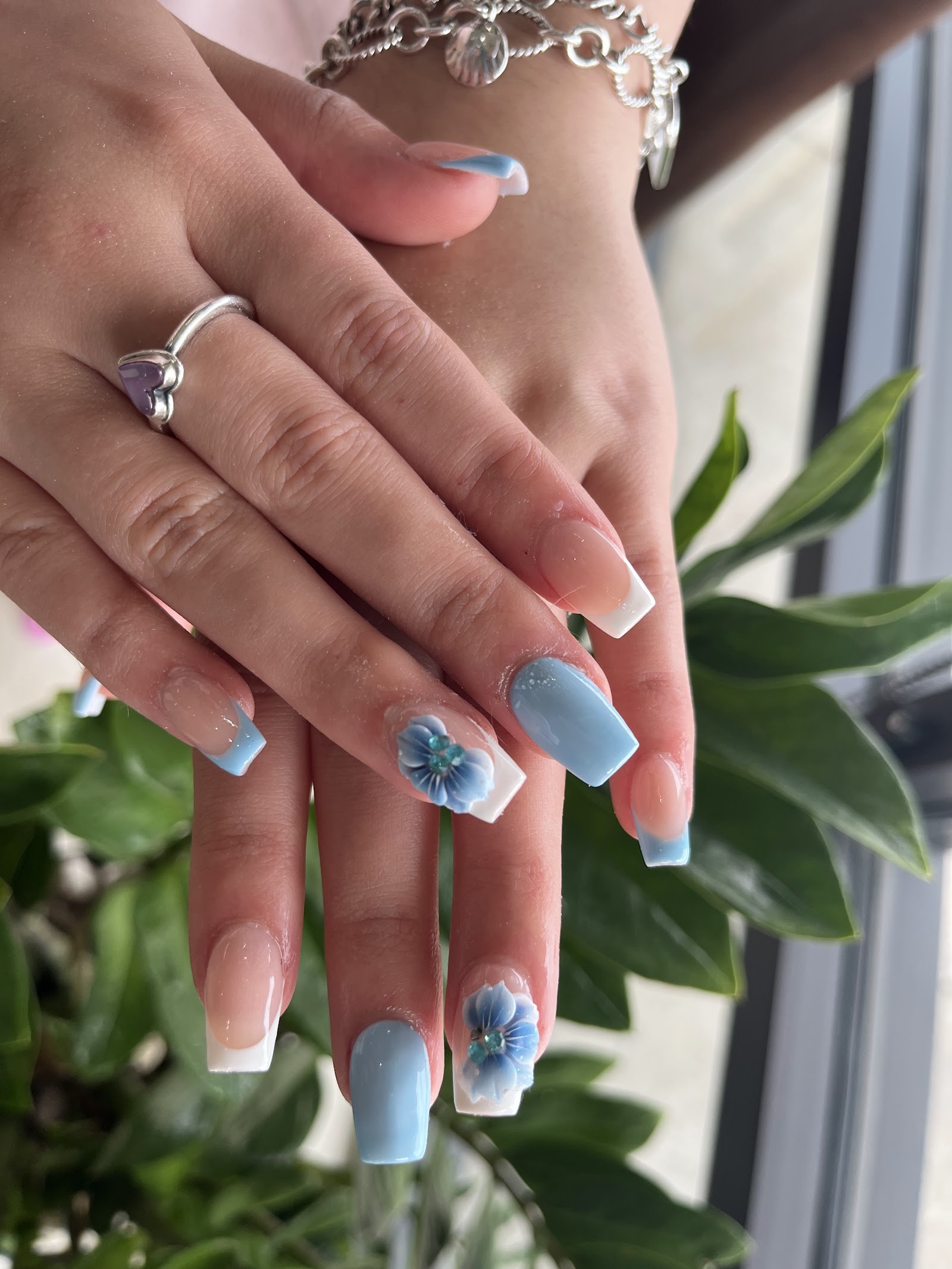 Che Nails & Lash Studio nail photo 2