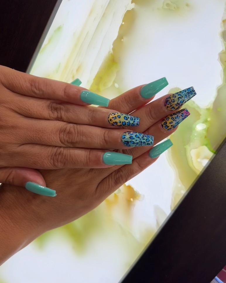 Che Nails & Lash Studio nail photo 8